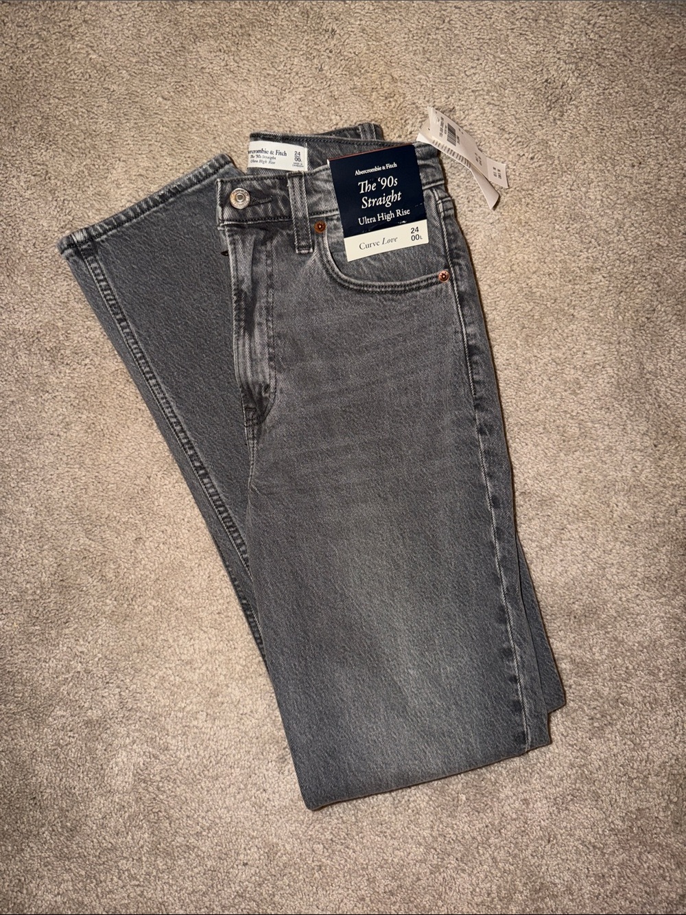 BNWT Abercrombie & Fitch Ultra High Rise 90s Straight Jeans in Washed Gray